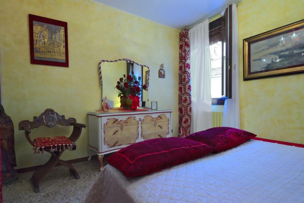 Residenza Sara Apartment Venesia Bagian luar foto
